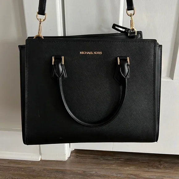 Old michael kors 2024 handbags